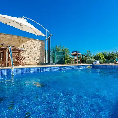 別荘 Miri Lily プリヴラカ