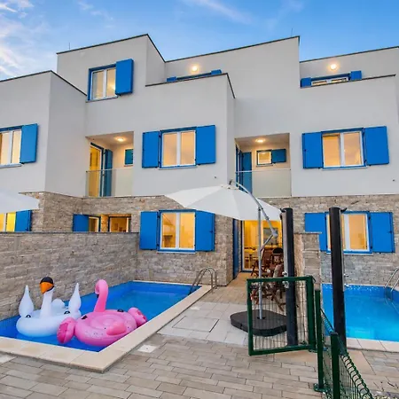 Vila Miri Lily