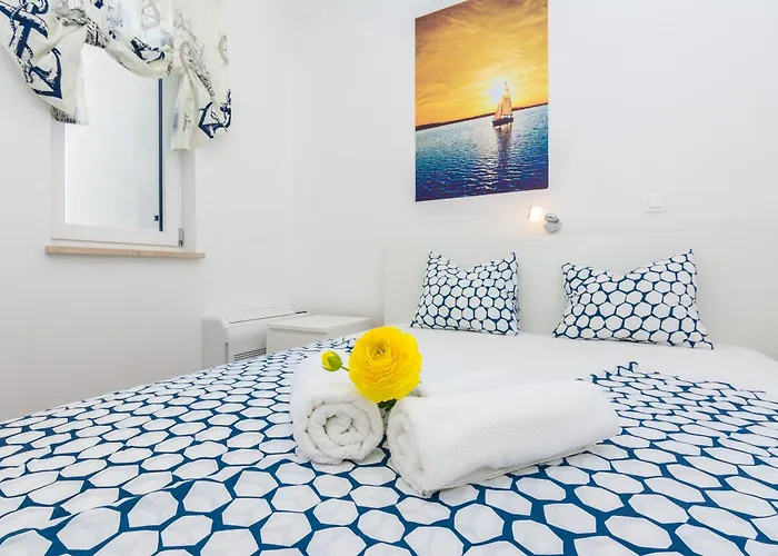 Miri Lily Привлака