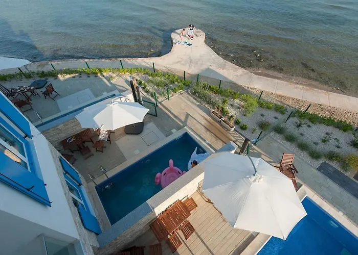 Дом отдыха Miri Lily Привлака