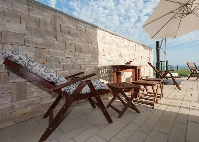 Дом отдыха Miri Lily Привлака